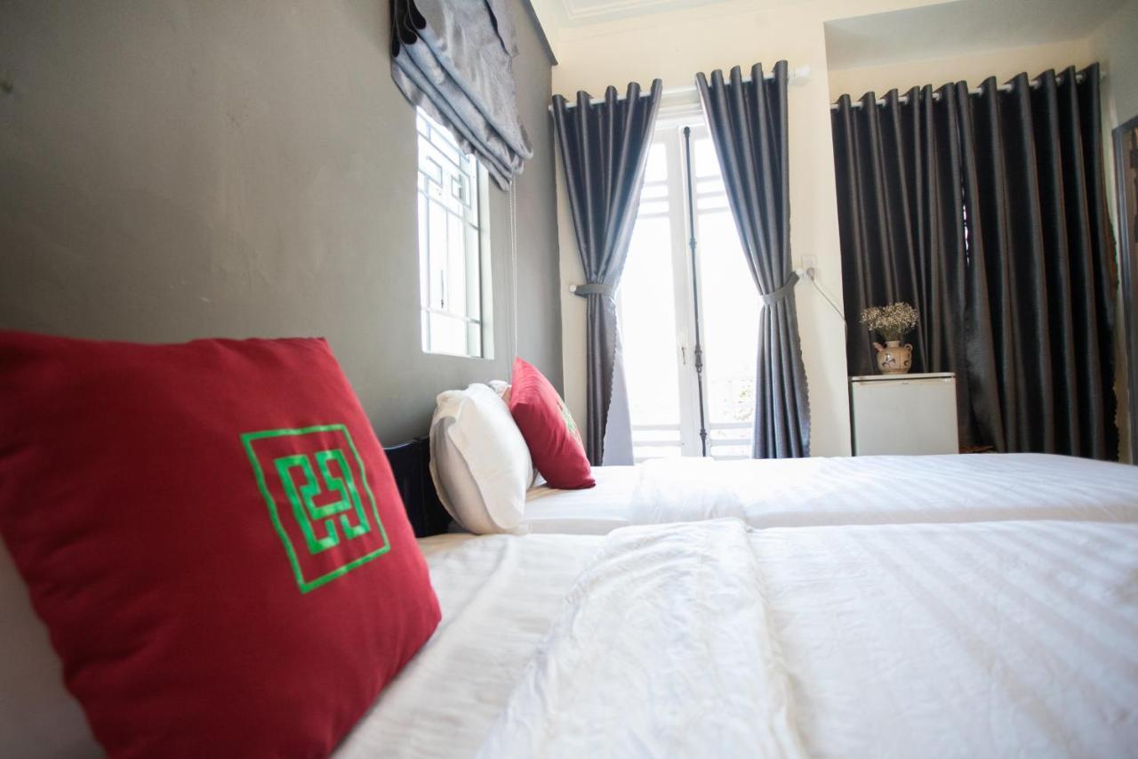 Hoang Trieu Hotel Hue Exterior foto